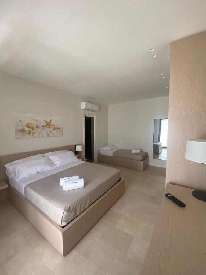 B&B La Porta Sul Mare Torre Squillace Exterior photo
